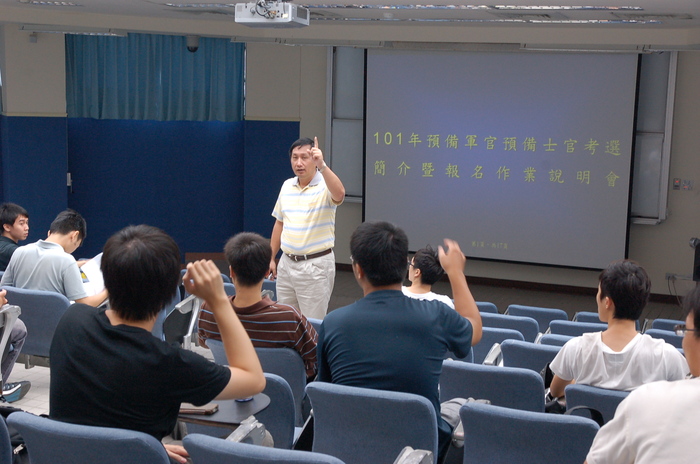 100學年度預官考選說明會活動照片-(10/03)(另開新視窗/jpg檔)圖片